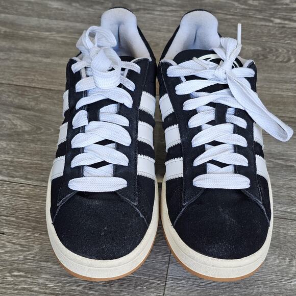 Athletic_Shoes